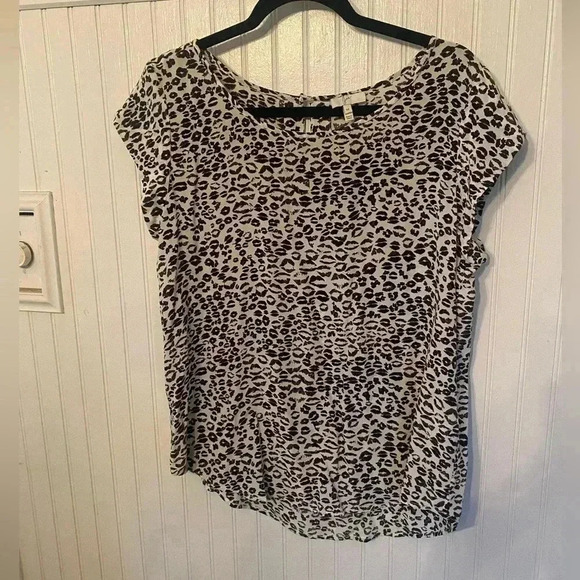 Joie Rancher Lips 👄 100% silk blouse - Picture 1 of 8